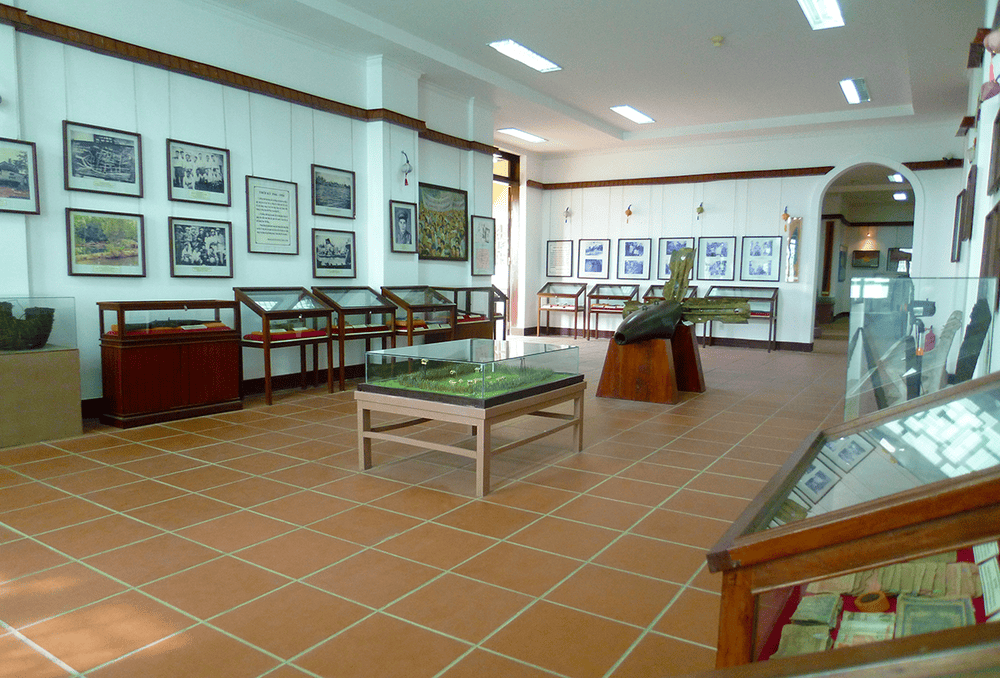 The museum invites visitors to admire the delicate artistry of the past, captured in wood, metal, and memory (Source: Hoi An Museum)